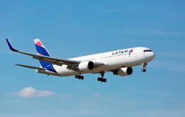 “There is of course only one economically viable and politically safe second flight route: Santiago-Falklands with a monthly landing en-route at say Neuquen”