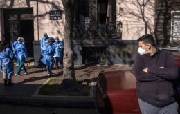 The announcement comes after thousands of Argentines participated last Monday in a march calling for the restrictions to be lifted and stalled economic activity restarted