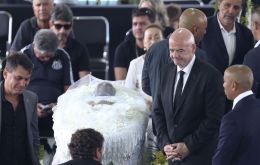 Pele is to be buried Tuesday at a private cemetery nearby