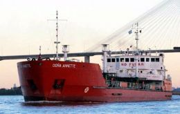 ”If necessary, we will paralyze the entire fleet that transits the Paraná,” a guild leader said